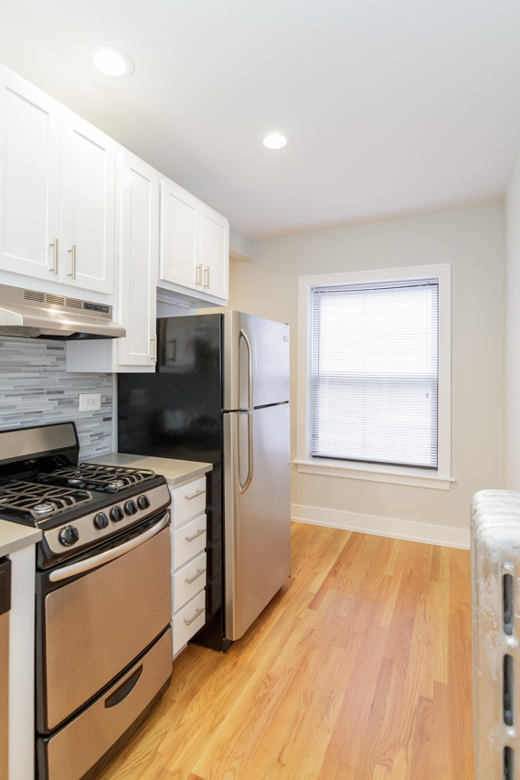 512-20 W. Cornelia Image 3