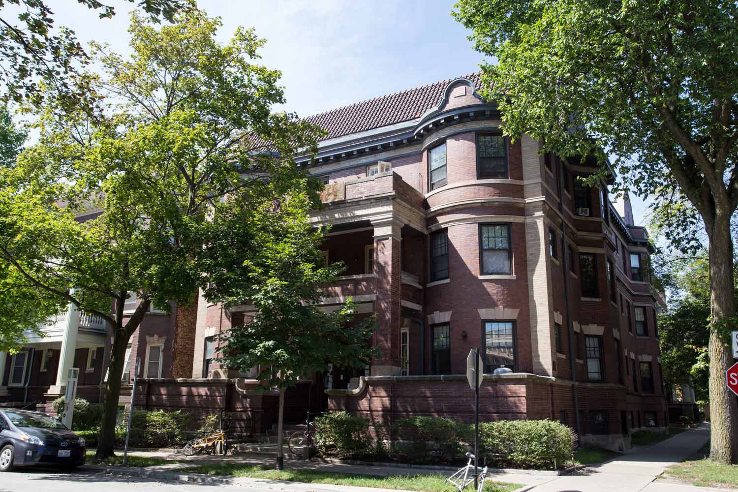 5700 S Blackstone Avenue Image 1