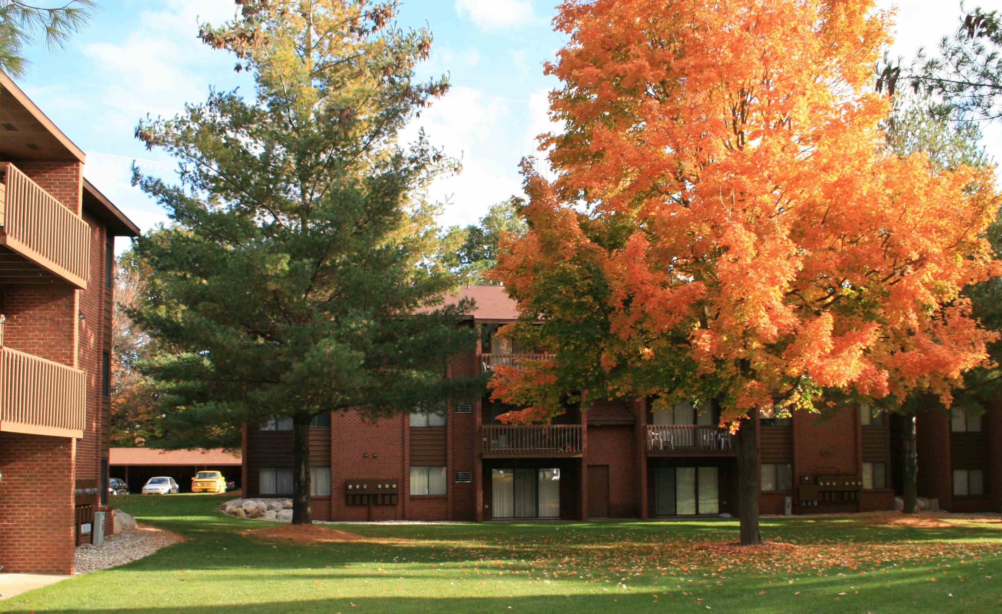 Chateau Village / Deer View Image 1