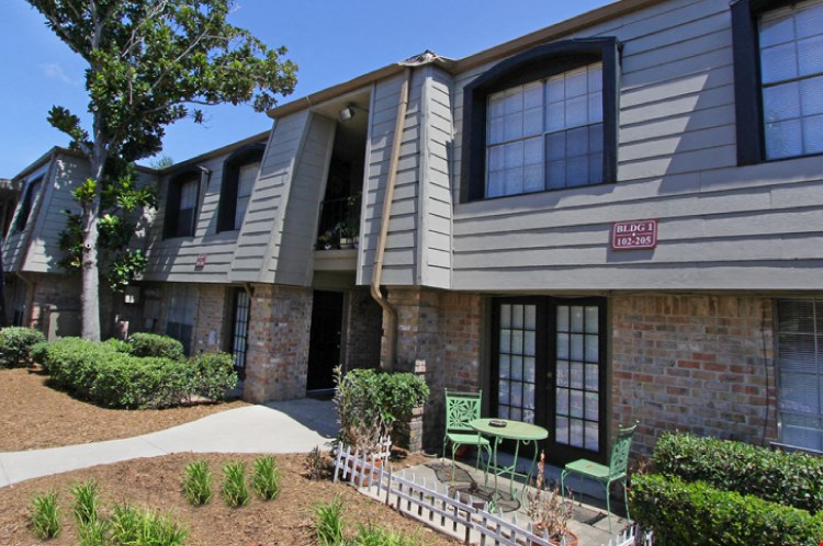 Waters of Winrock Apartments Image 12