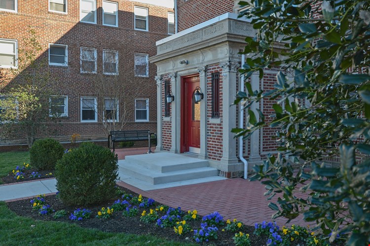 Suburban Court Apartments