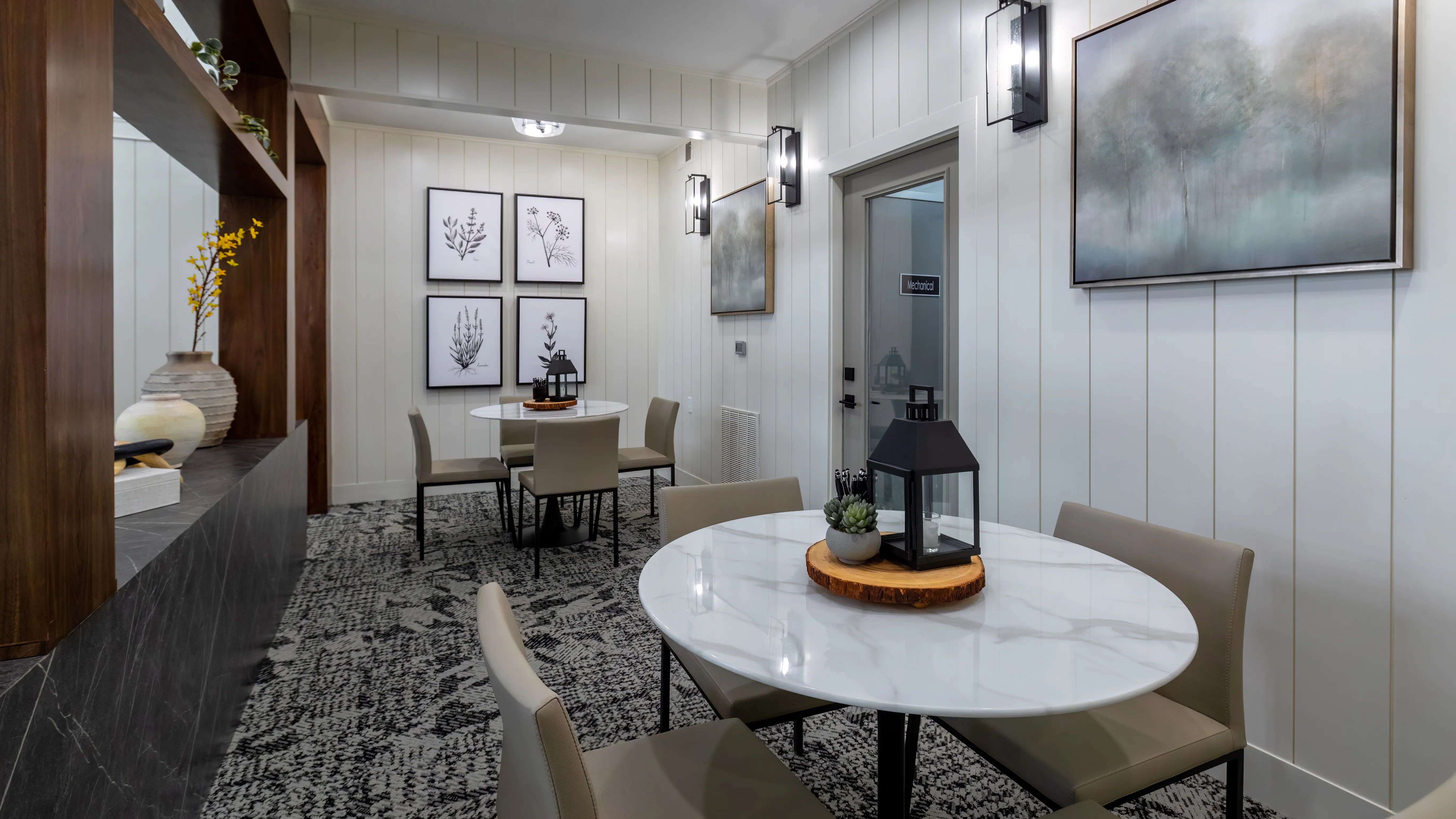 Experience personalized service at our refined leasing area, where our attentive team expertly assists to help you uncover the precise floor plan that resonates with you.