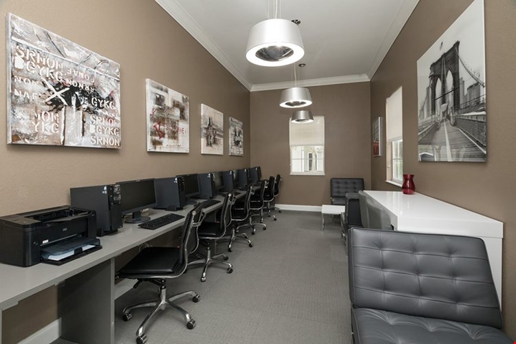 Murdock Circle Image 5