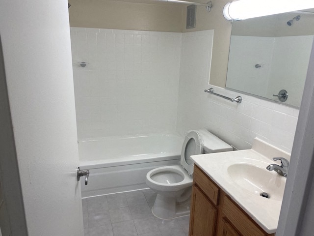 Silver Spring Towers Image 142