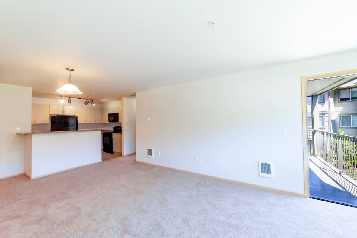 Four Lakes Apartments Image 7