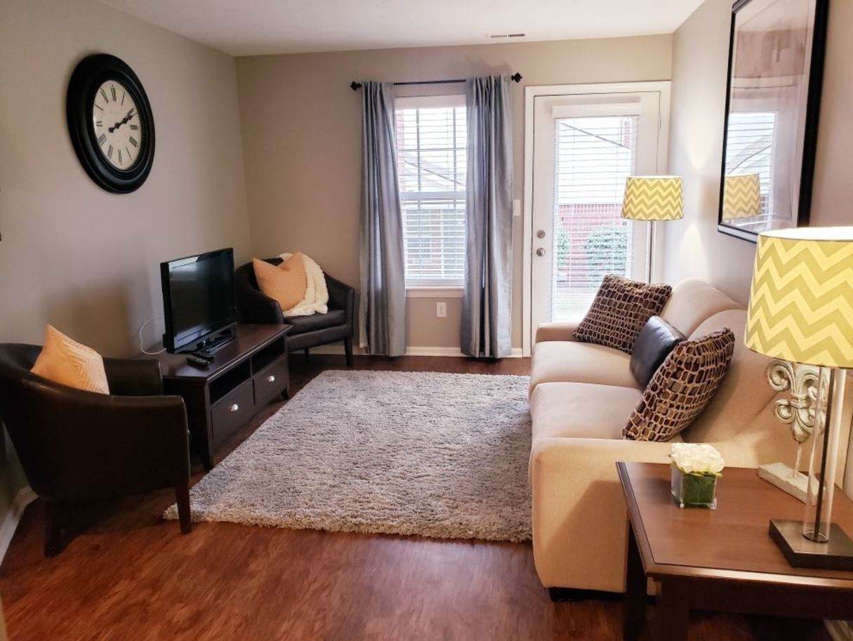 Lakeview Court Image 2