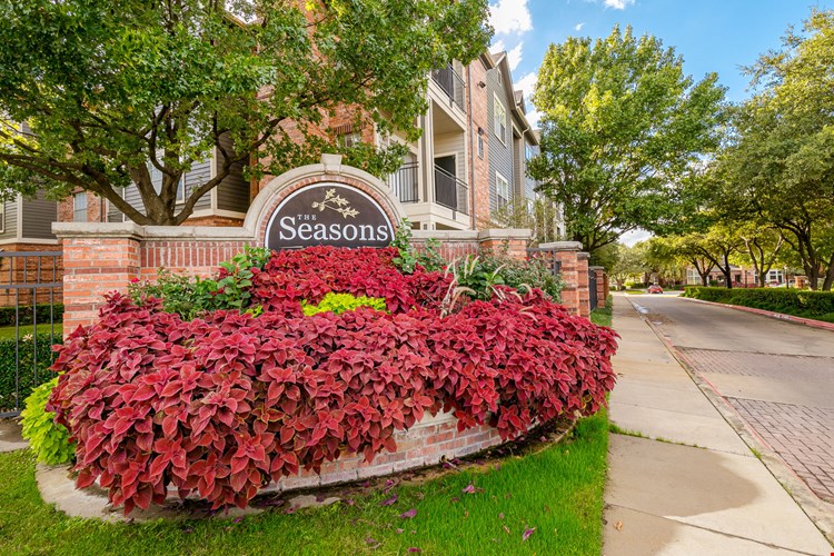 Seasons at Green Oaks Image 3