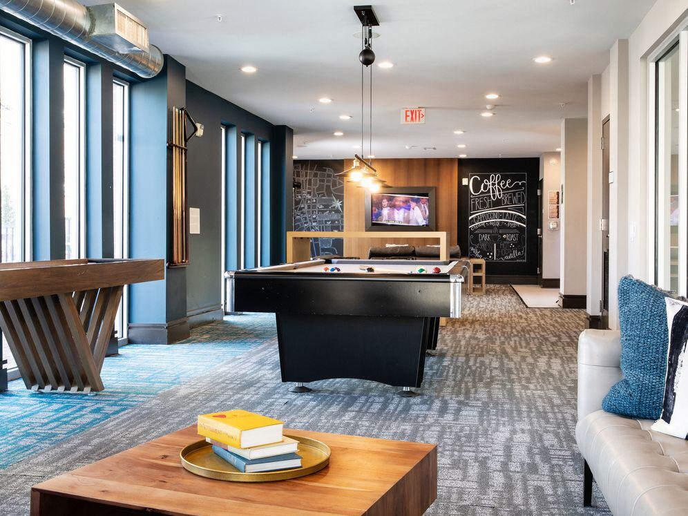 Chill Lounge with game area