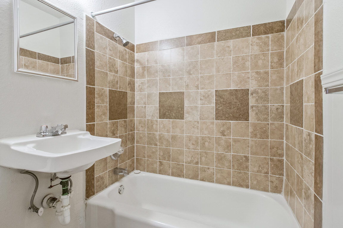 Woodland Hills Apartments Image 7