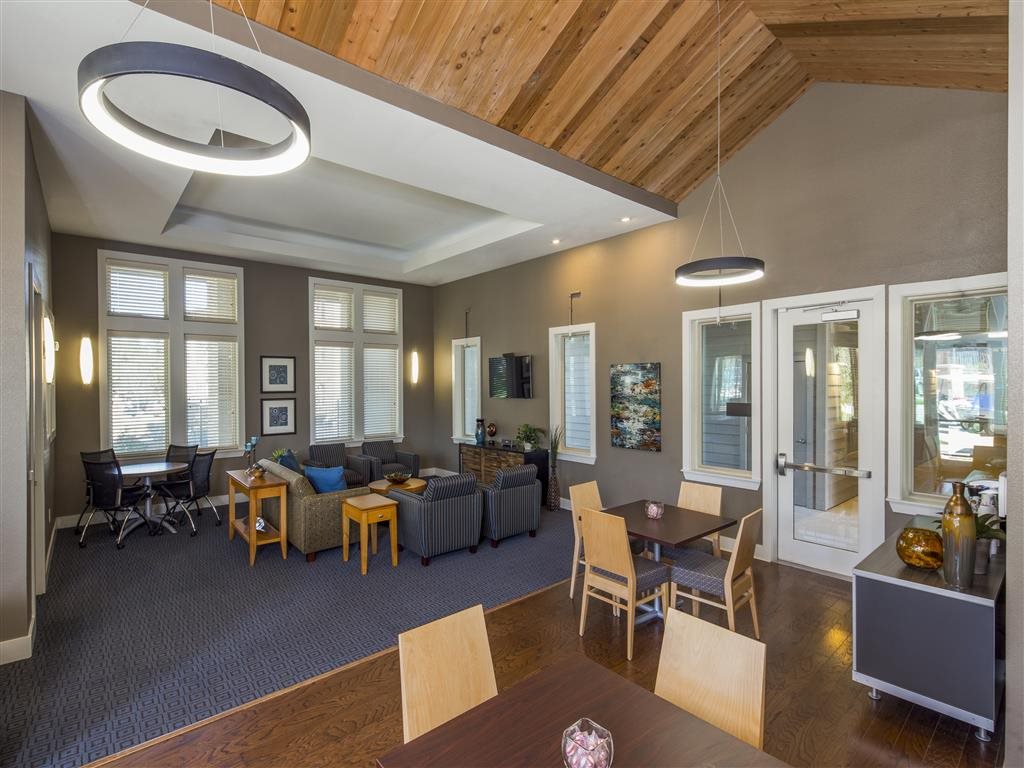 Emerald Village Image 3