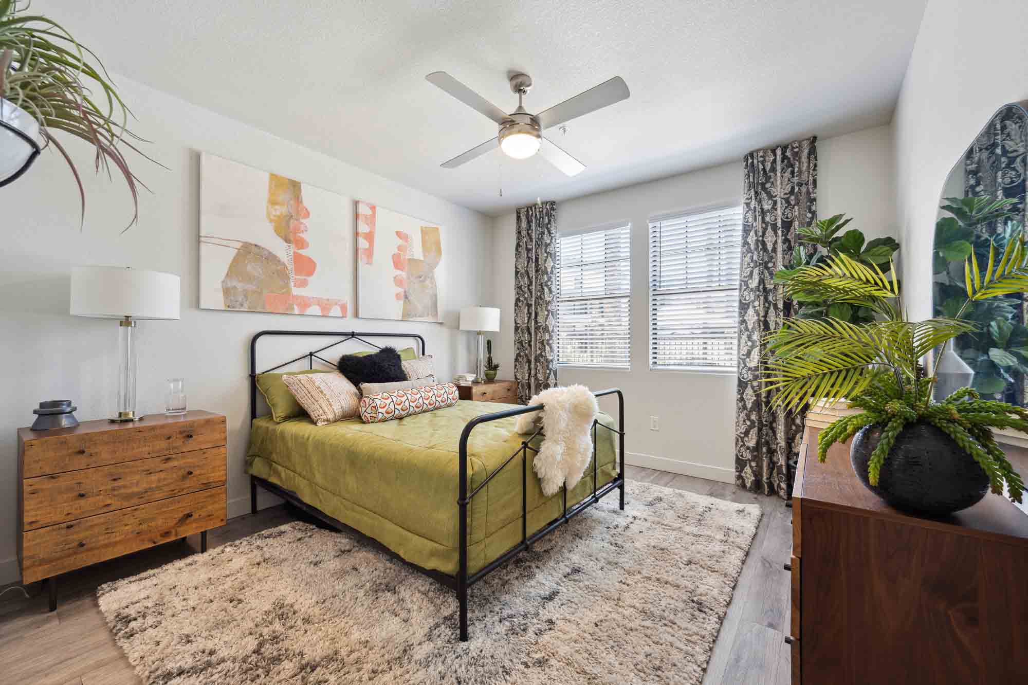 Zone Luxe, Glendale, AZ, Bedroom