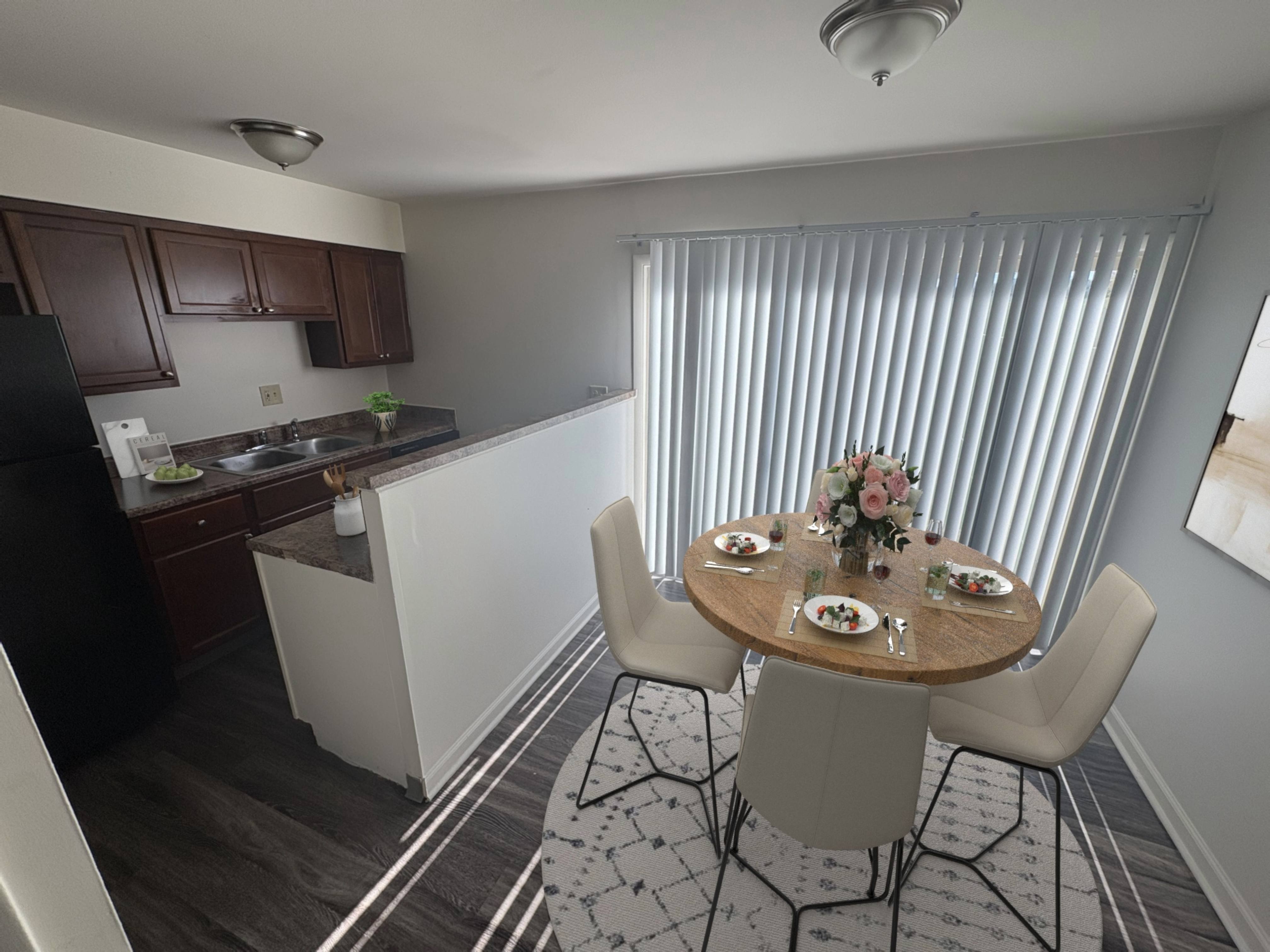 Rivers Edge Apartments and Townhomes Image 9