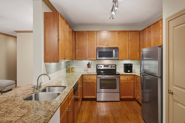 Camden Amber Oaks Image 3