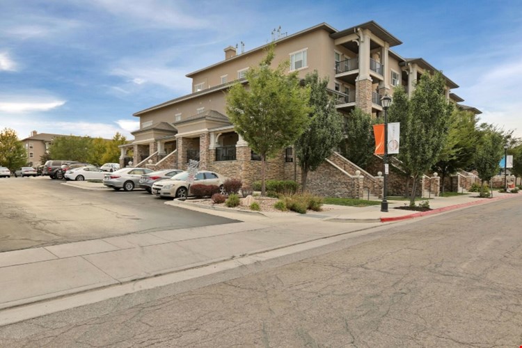 Meadowbrook Station Apartments Image 9