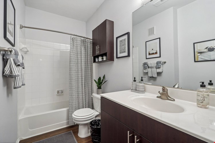 Lincoln at Fair Oaks Image 20