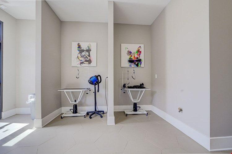 Holly Crest Image 10