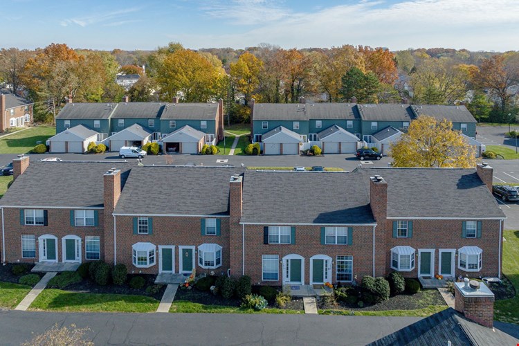 Heathermoor and Bedford Commons Apartments Image 26