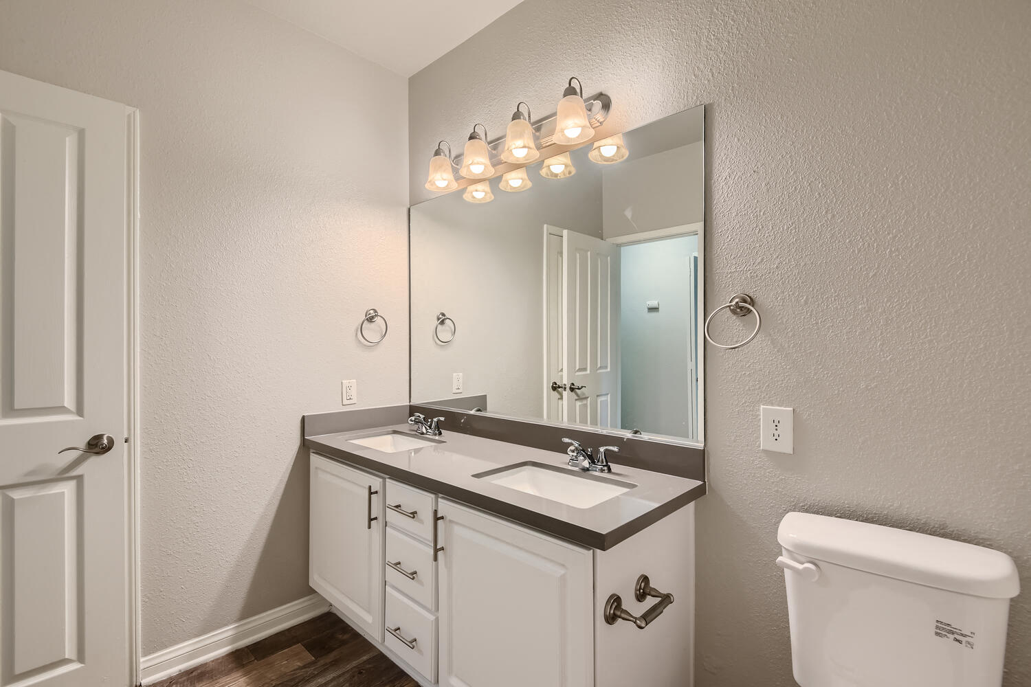 Alicante Apartment Homes Image 8