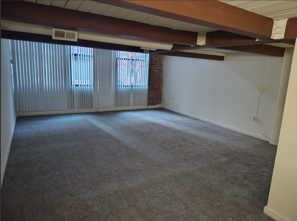 Marlboro Classic Apt & Redwood Square Image 59