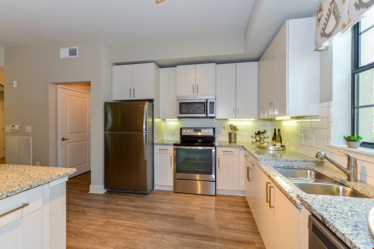 The Residences at Chastain Apartments Image 7