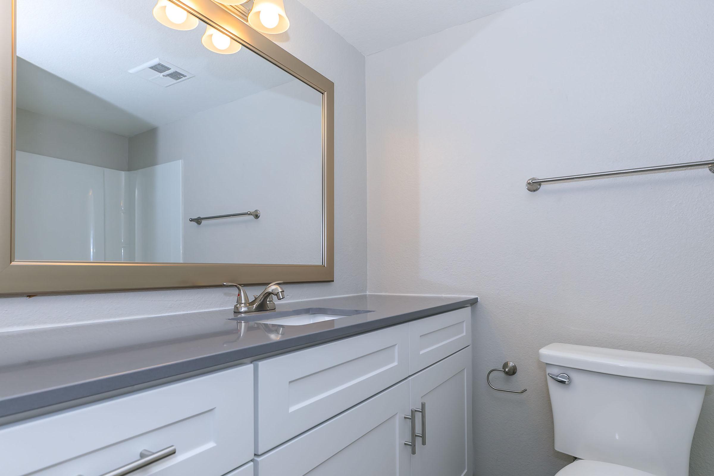 The Tides on East Cactus Image 7