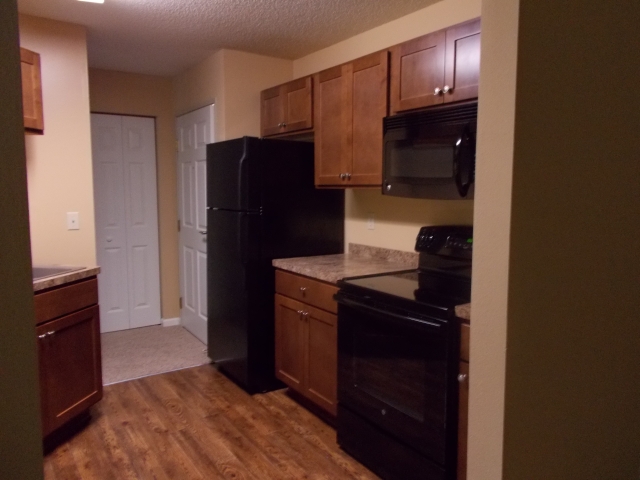 Lake Place Apartments and Townhomes Image 16