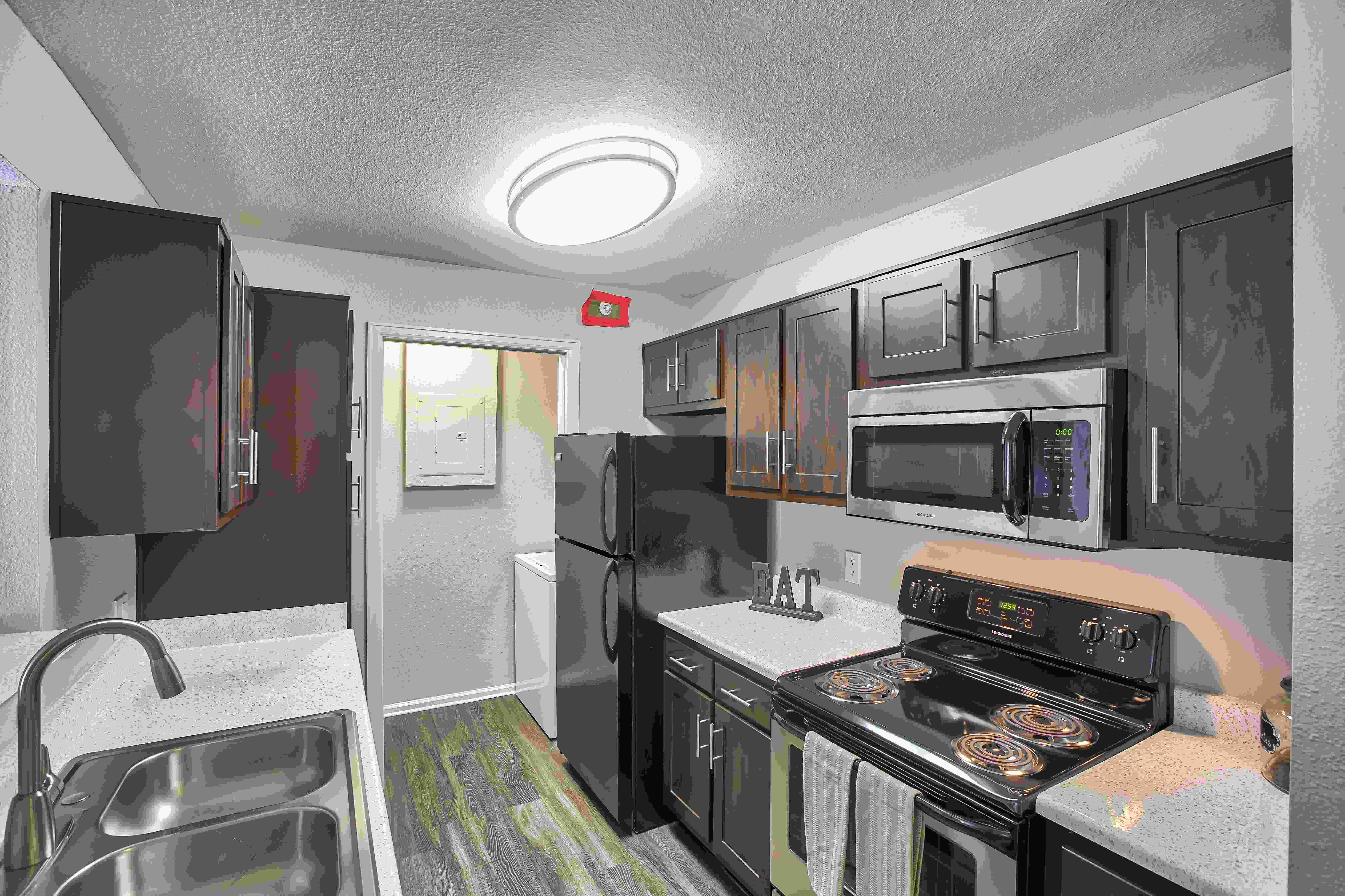 Willow Run Village Apartments Image 8
