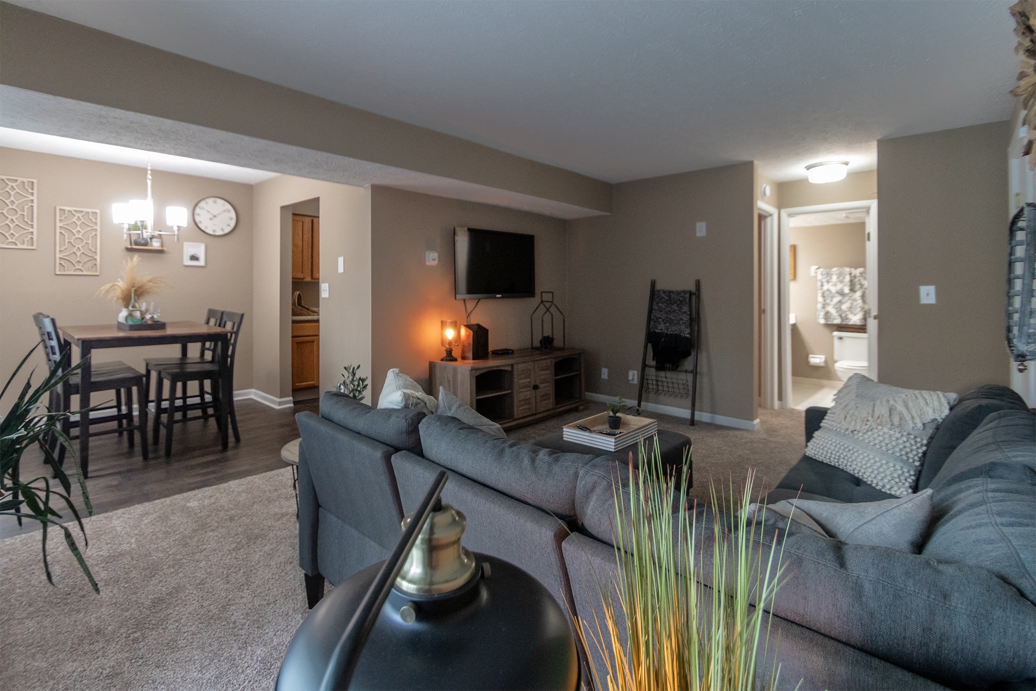 Deer Hill Image 32