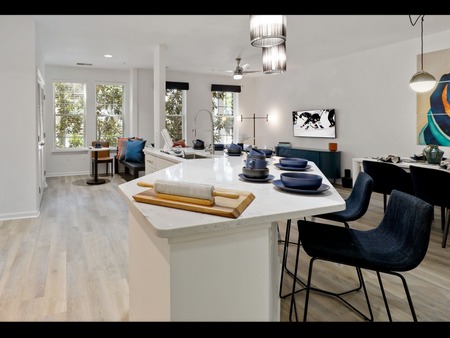 Belmont Station Apartments Image 10