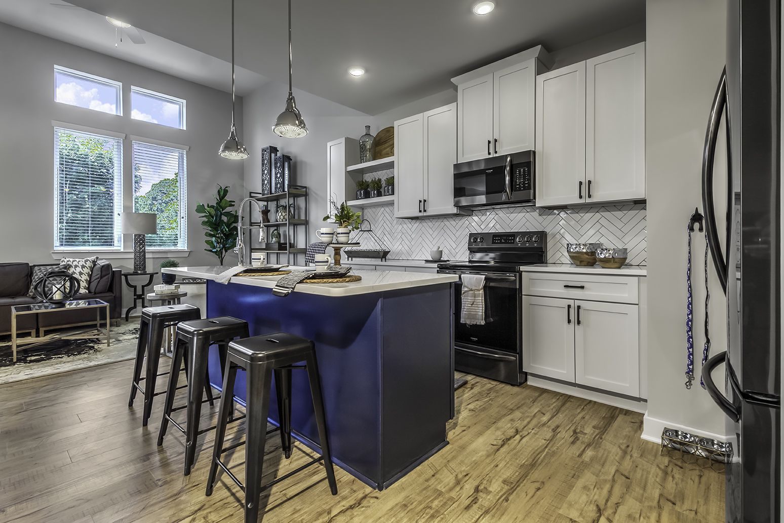 Midwood Station Image 9