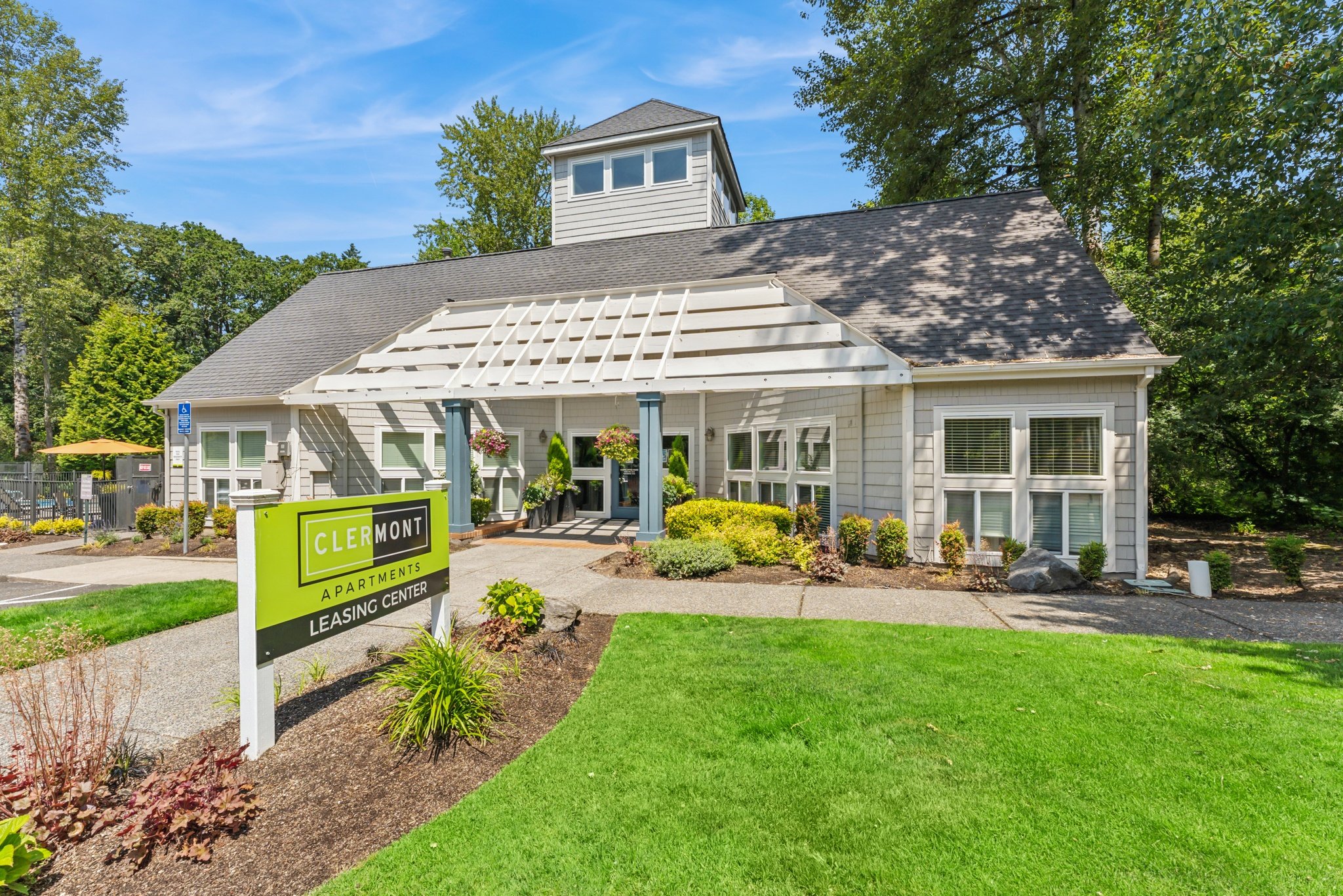 Clermont Apartments | Community Clubhouse