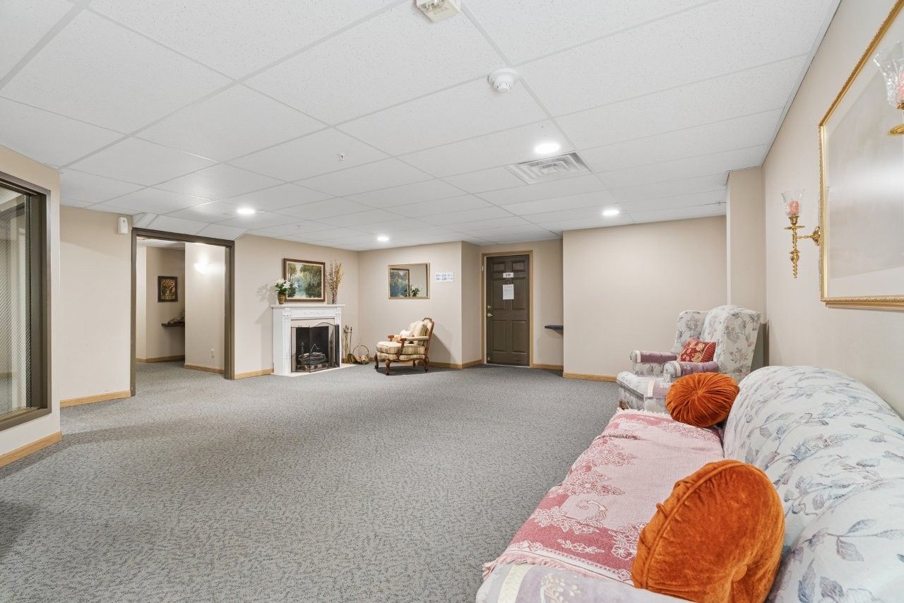 Town Centre Senior Apartments Image 13