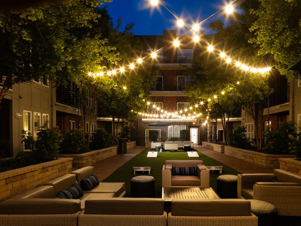 Courtyard with lounge seating