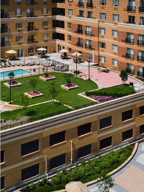 55 Riverwalk Place Image 4