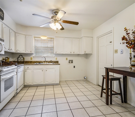 Ole Towne Apartments Image 11