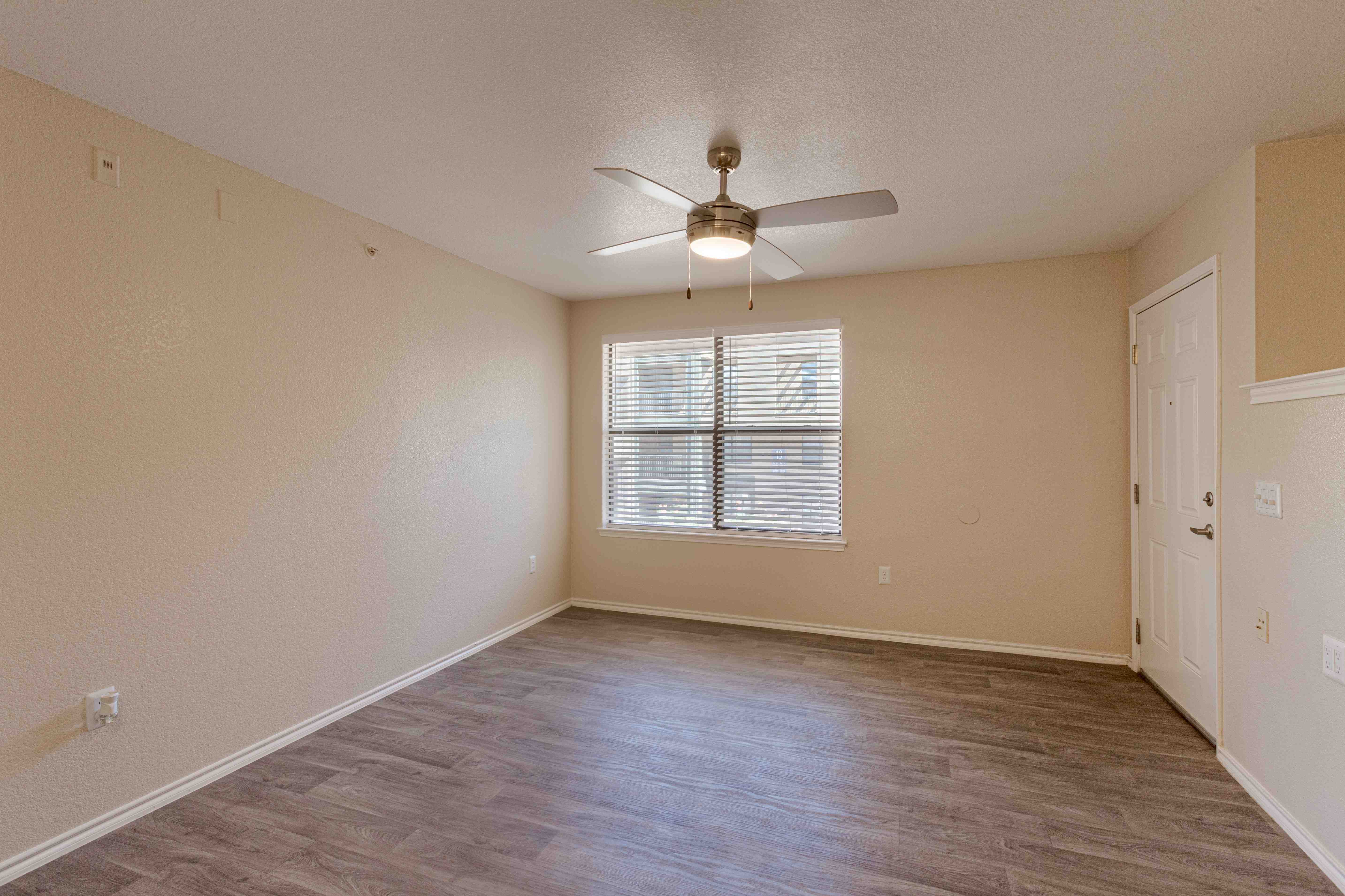 Riverwalk Luxury Apartments Image 12