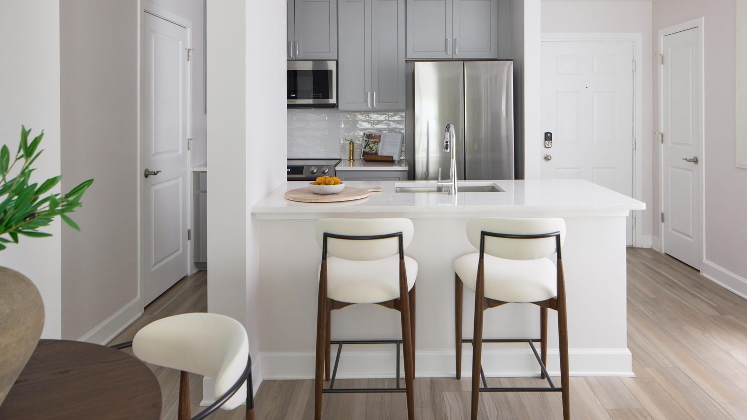 Lakeside Apartments Image 40