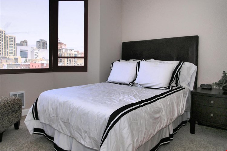 Tower 737 Condominium Rentals Image 9