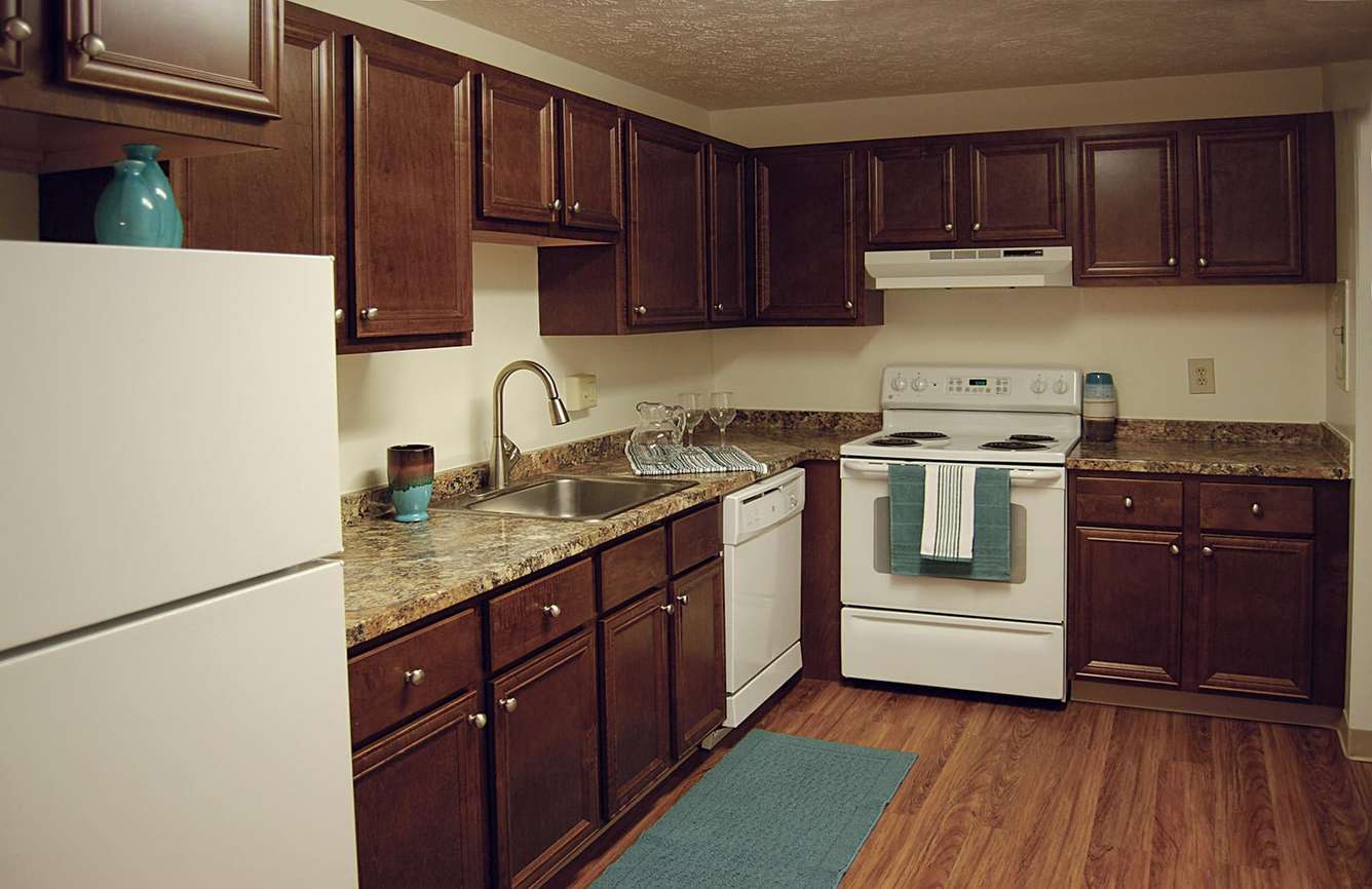 Pleasant Hills Apartments Image 4