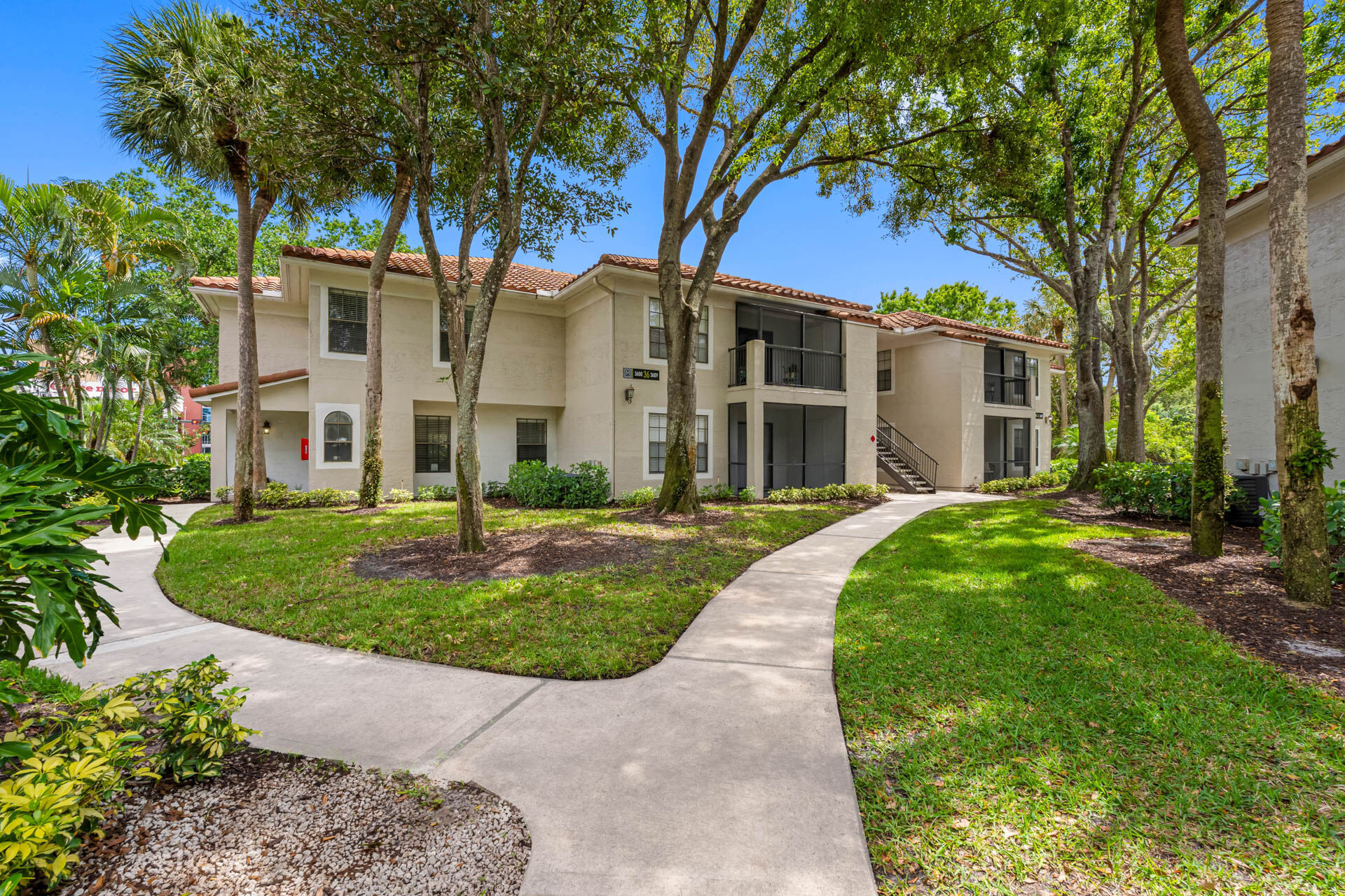 Mizner Court Image 32