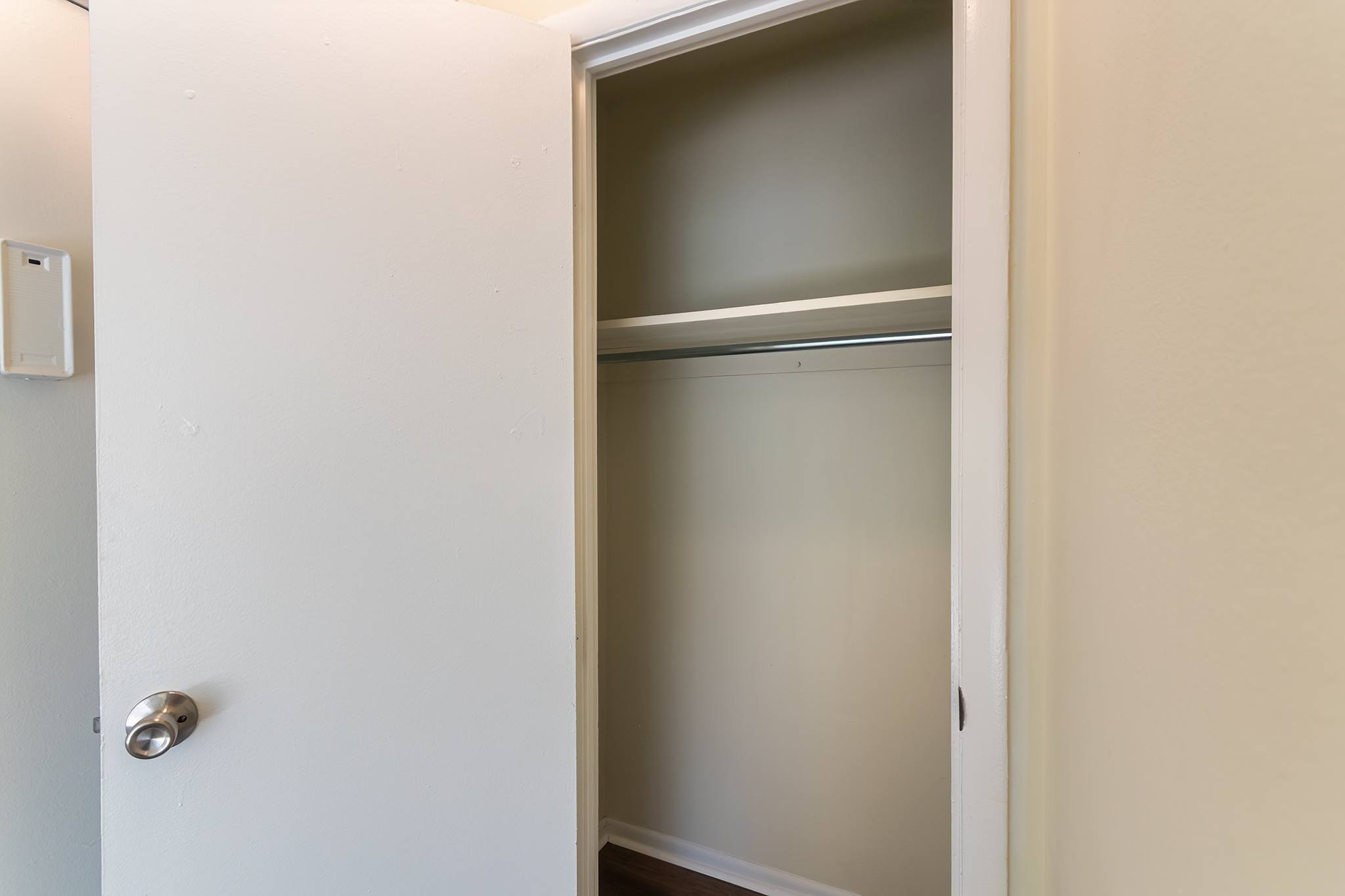 Romaine Court Image 32