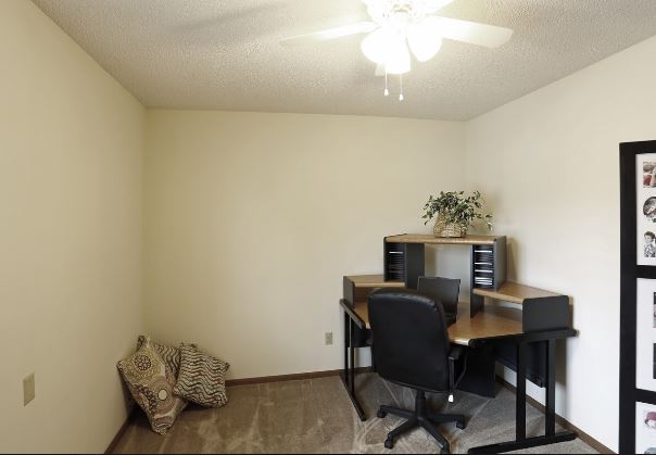 Lake Forest Apartments Image 11