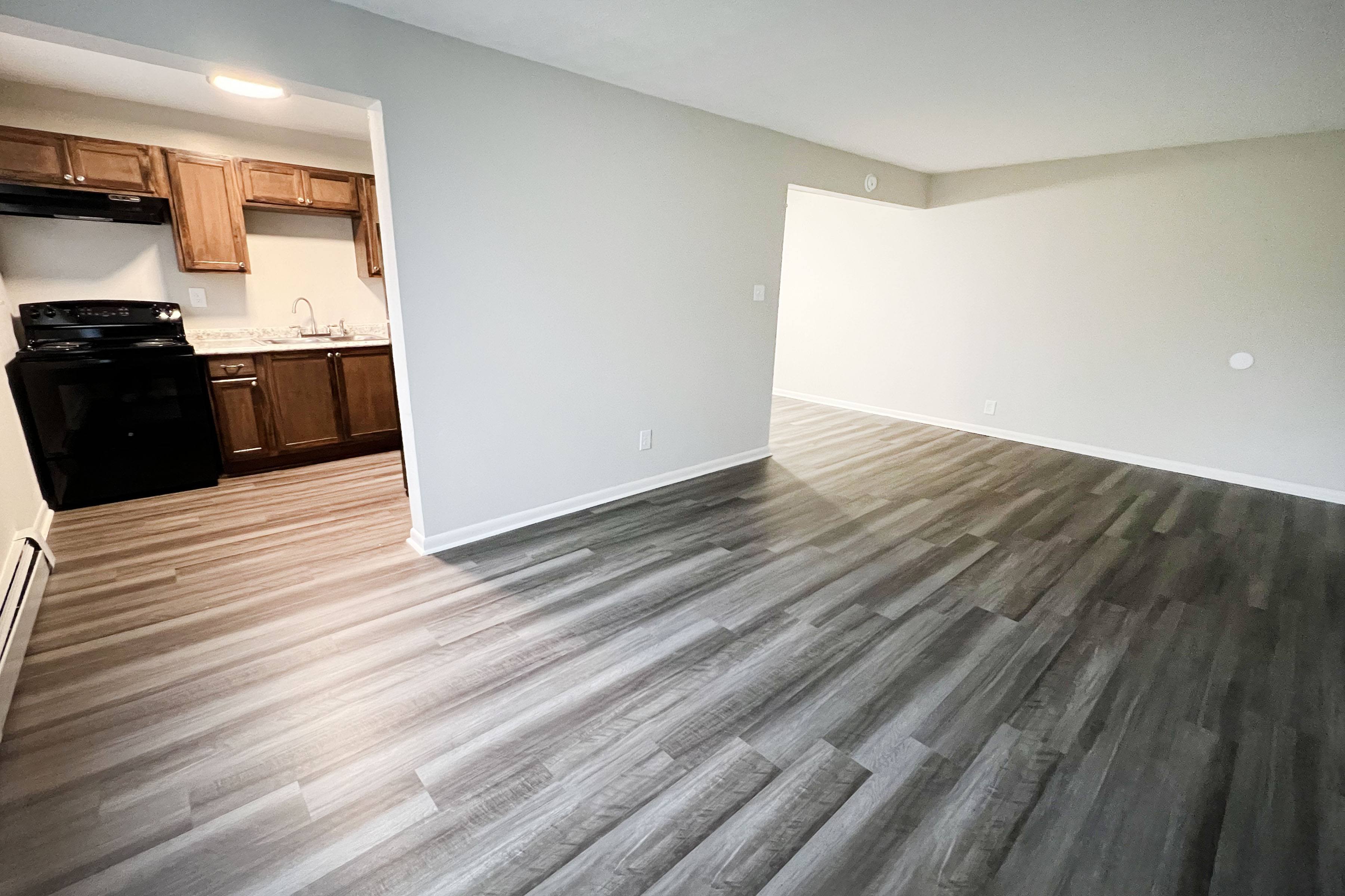 Crown Court Apartments Image 39