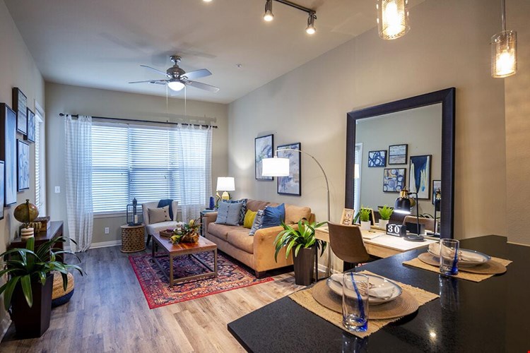 The Richmond at Uptown Image 42