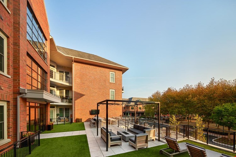 Claremont on the Square Apartments Image 19