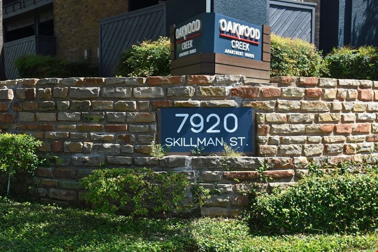 Oakwood Creek Condominiums Image 6