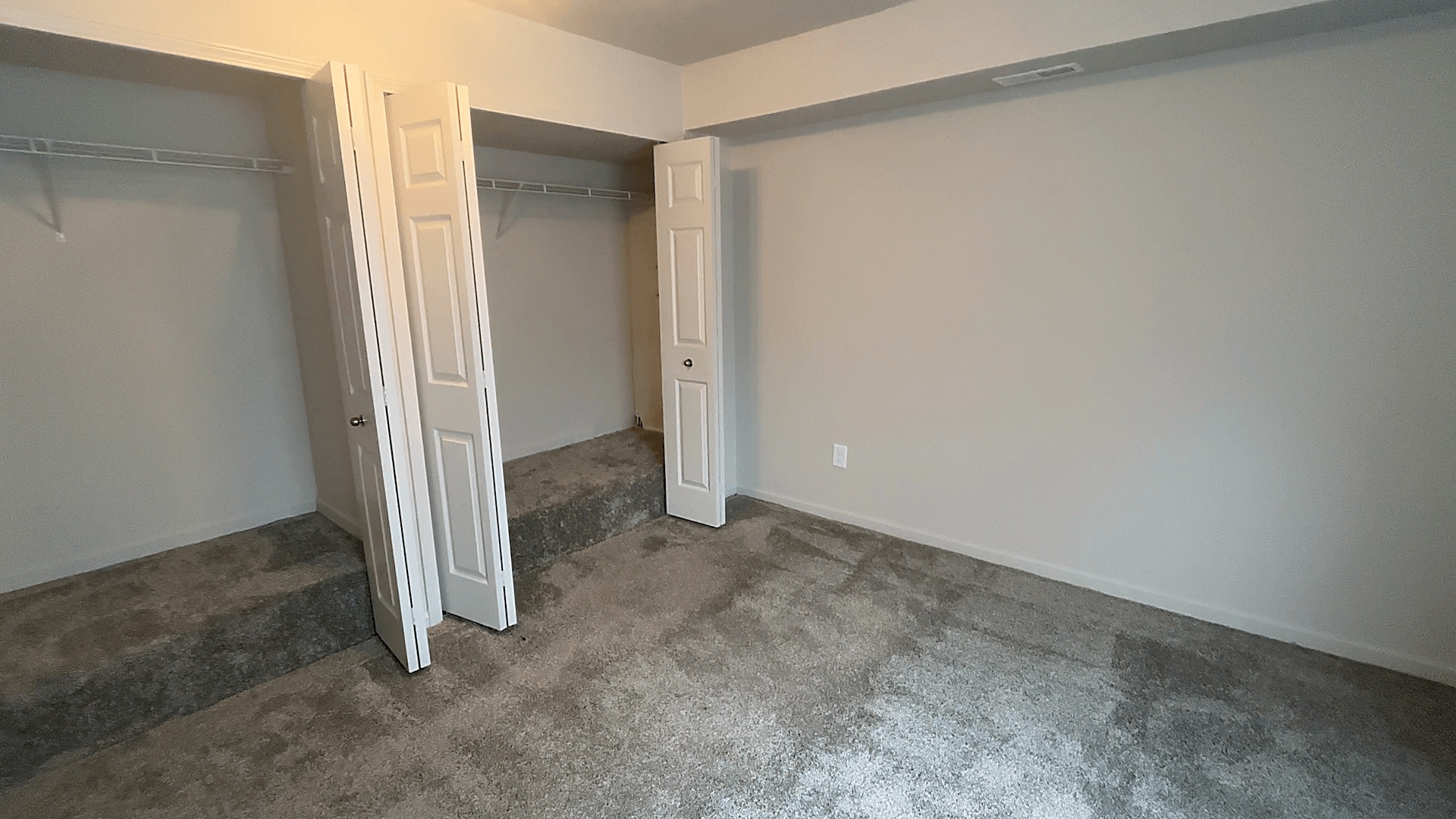 Three Oaks Apartments Image 2