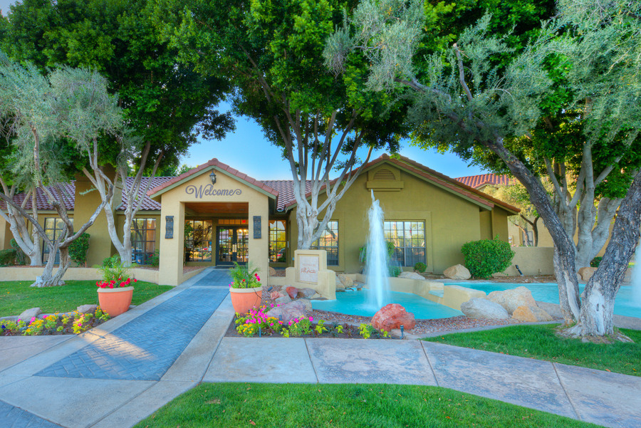 Clubhouse/leasing office