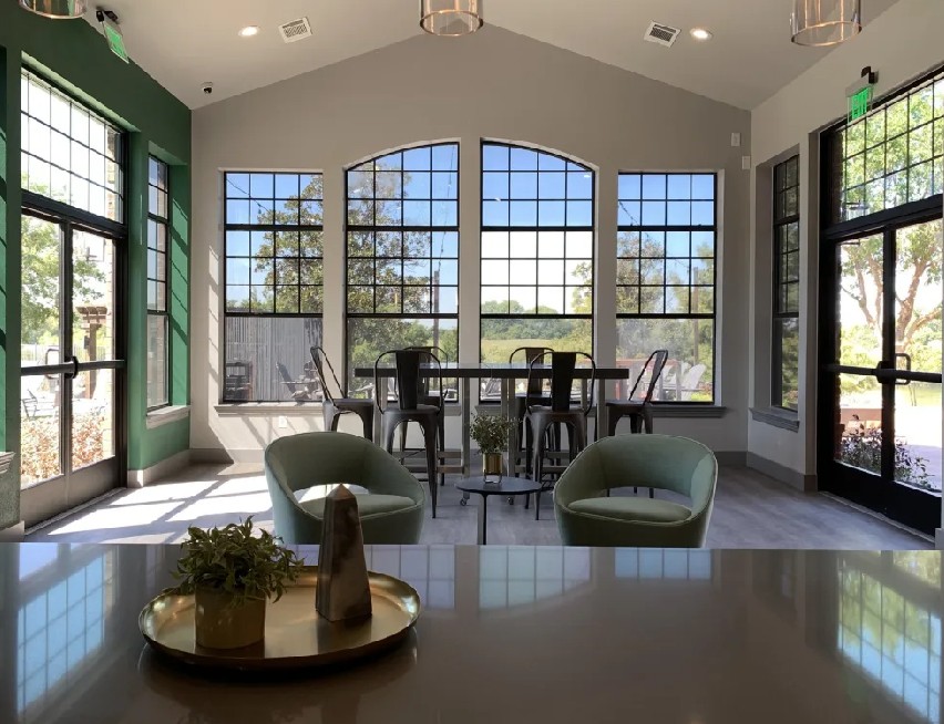 2803 Riverside Image 3