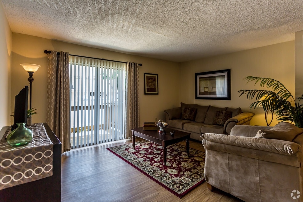 Pinebrook Pointe Image 6